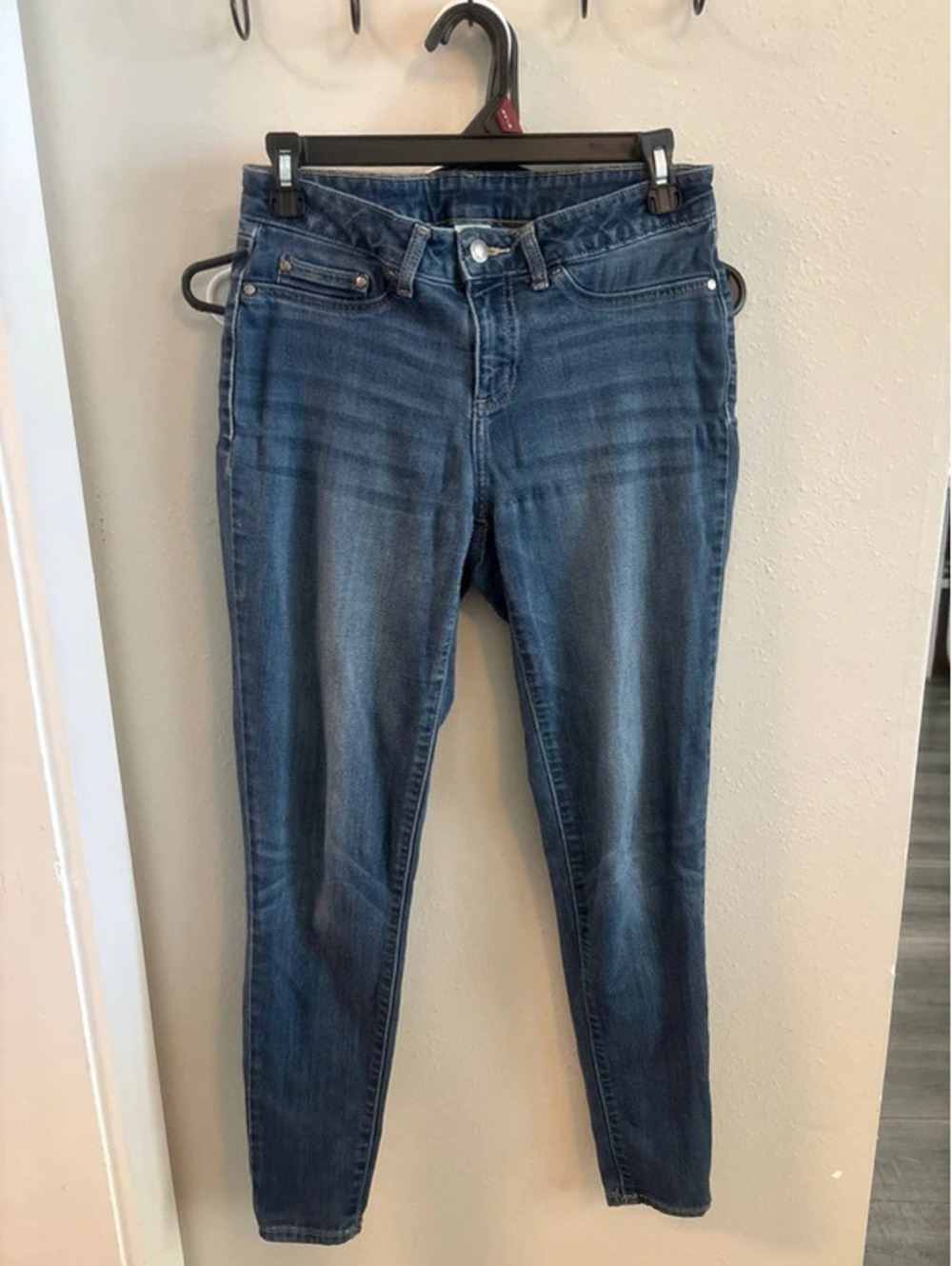 Faded glory size 4 blue jeans, straight stretchy